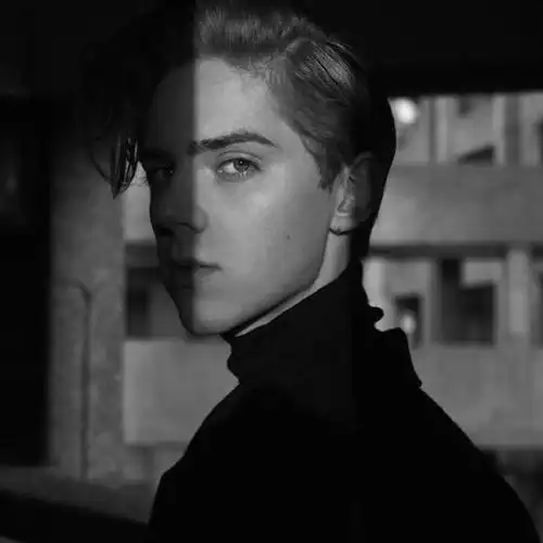 6686体育app金牌作者Niamh