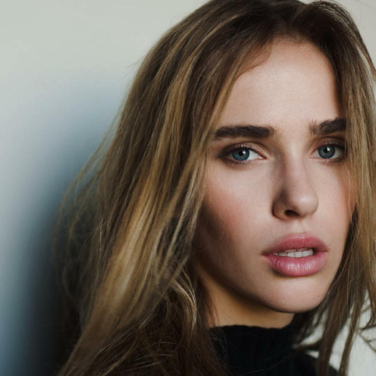 6686体育app金牌作者Lloyd