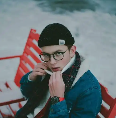 Tấm lụa đen che mắt