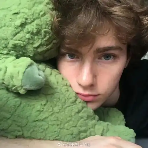 6686体育app海外作者Violetta